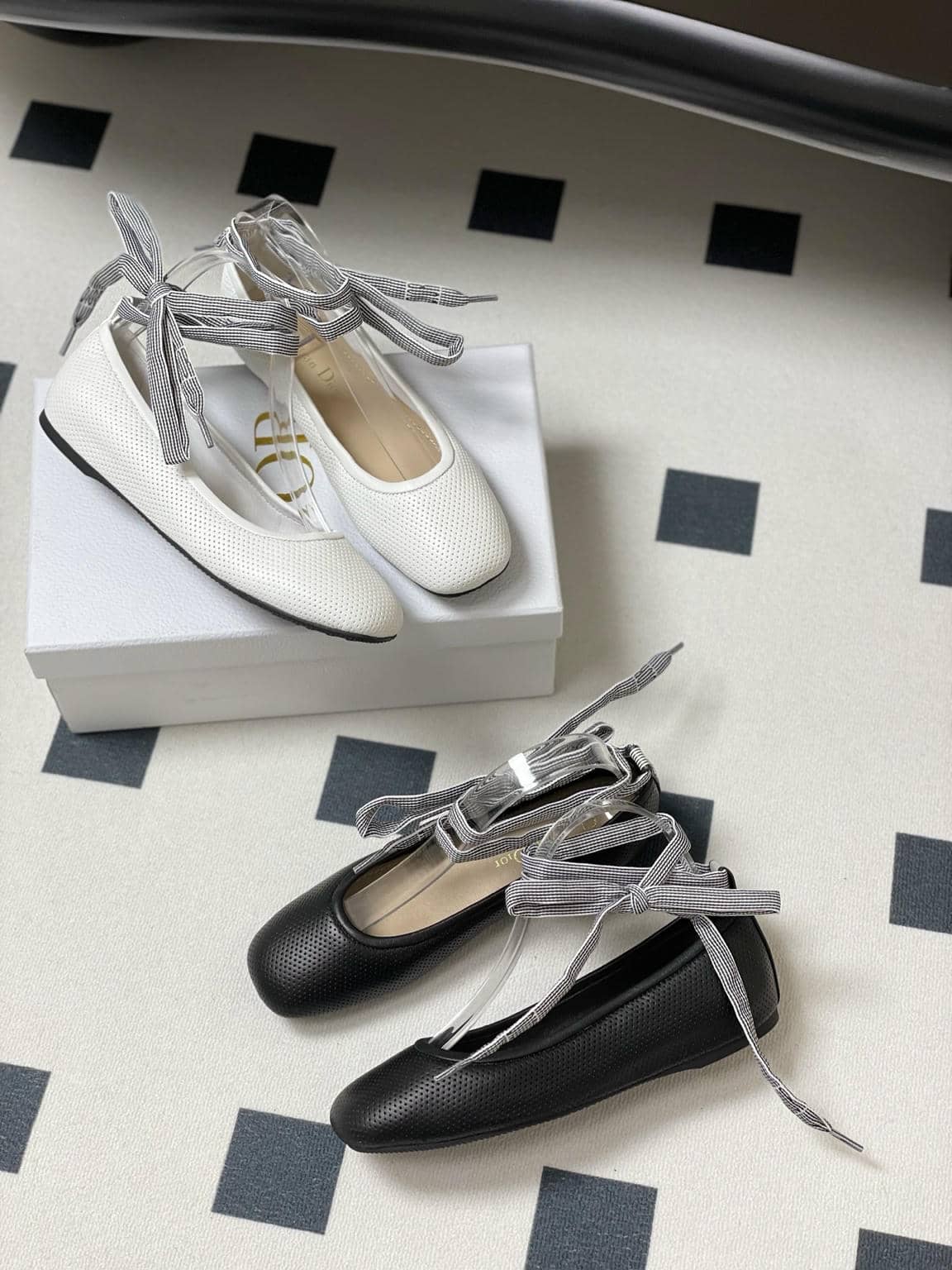 D-Journey Lace-up Ballet Flats